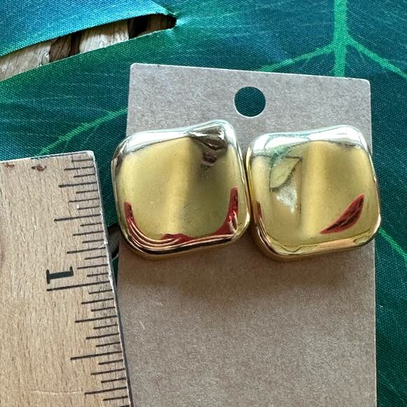 BOGO FREE GOLD SQUARE STATEMENT EARRINGS POST - Picture 5 of 5